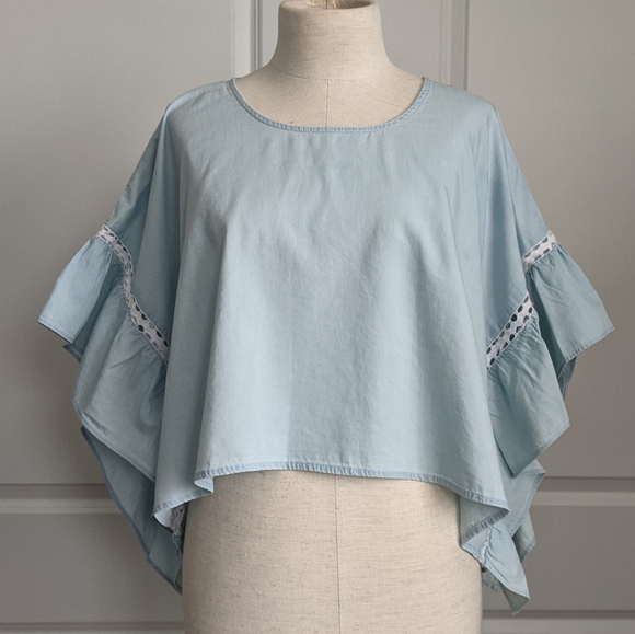 BCBGeneration Top Cropped Ruffled Short Sleeve White Eyelet Chambray Blue L NWT - Picture 1 of 16
